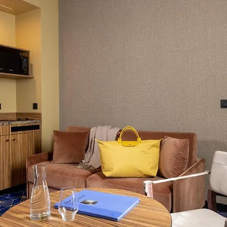 Le Rocroy 4* Paris