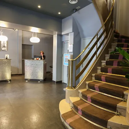 Le Rocroy 4* Paris