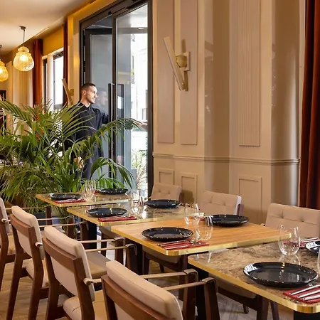 Hotel Le Rocroy 4*