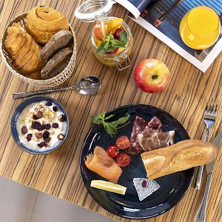 Le Rocroy Отель 4*