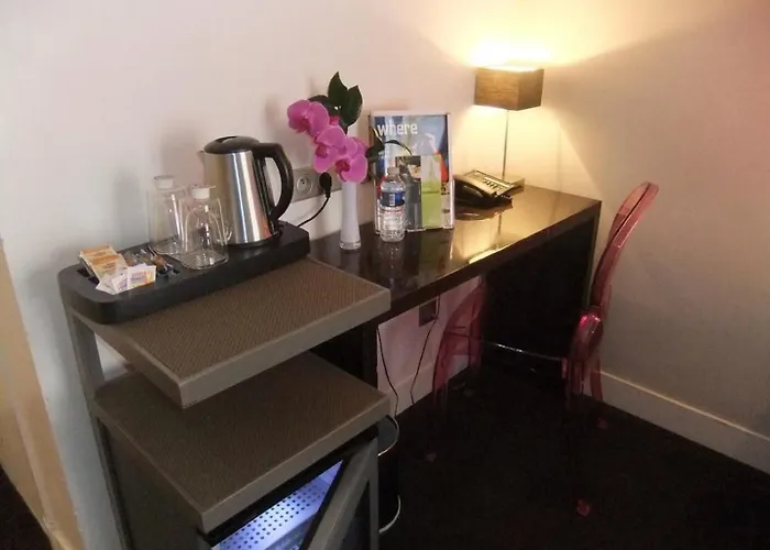 Hotel Le Rocroy Parigi