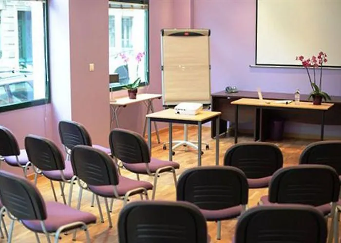 Hotel Le Rocroy Parigi