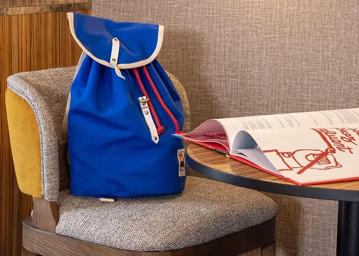 Le Rocroy 4* פריז